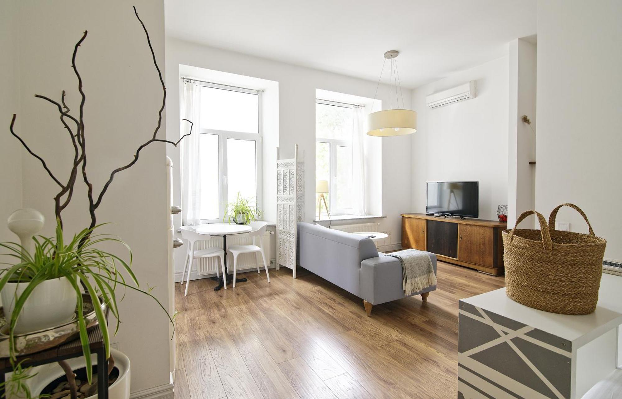 White Door Apartments Heart Of Odessa 1 Ngoại thất bức ảnh
