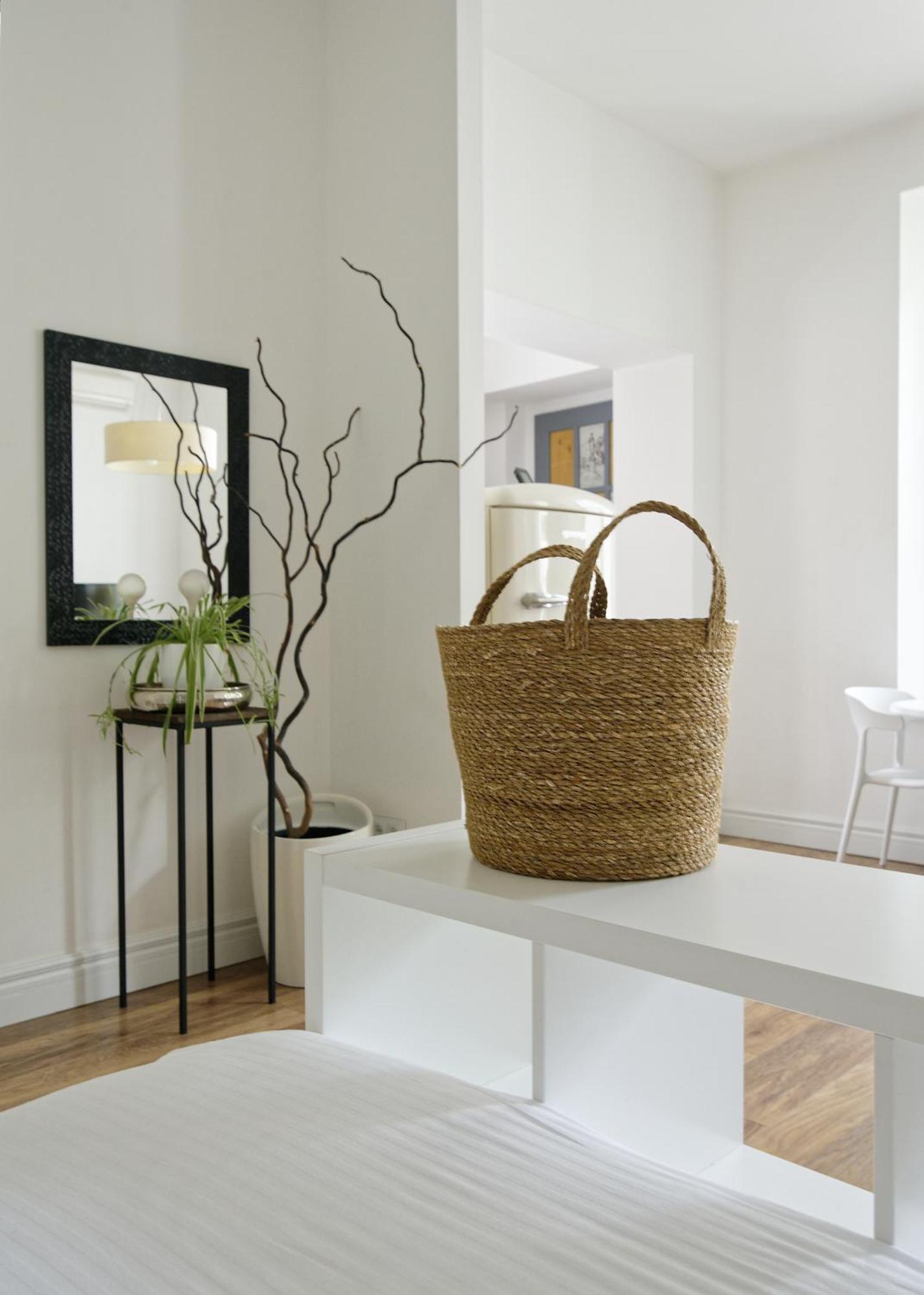White Door Apartments Heart Of Odessa 1 Ngoại thất bức ảnh