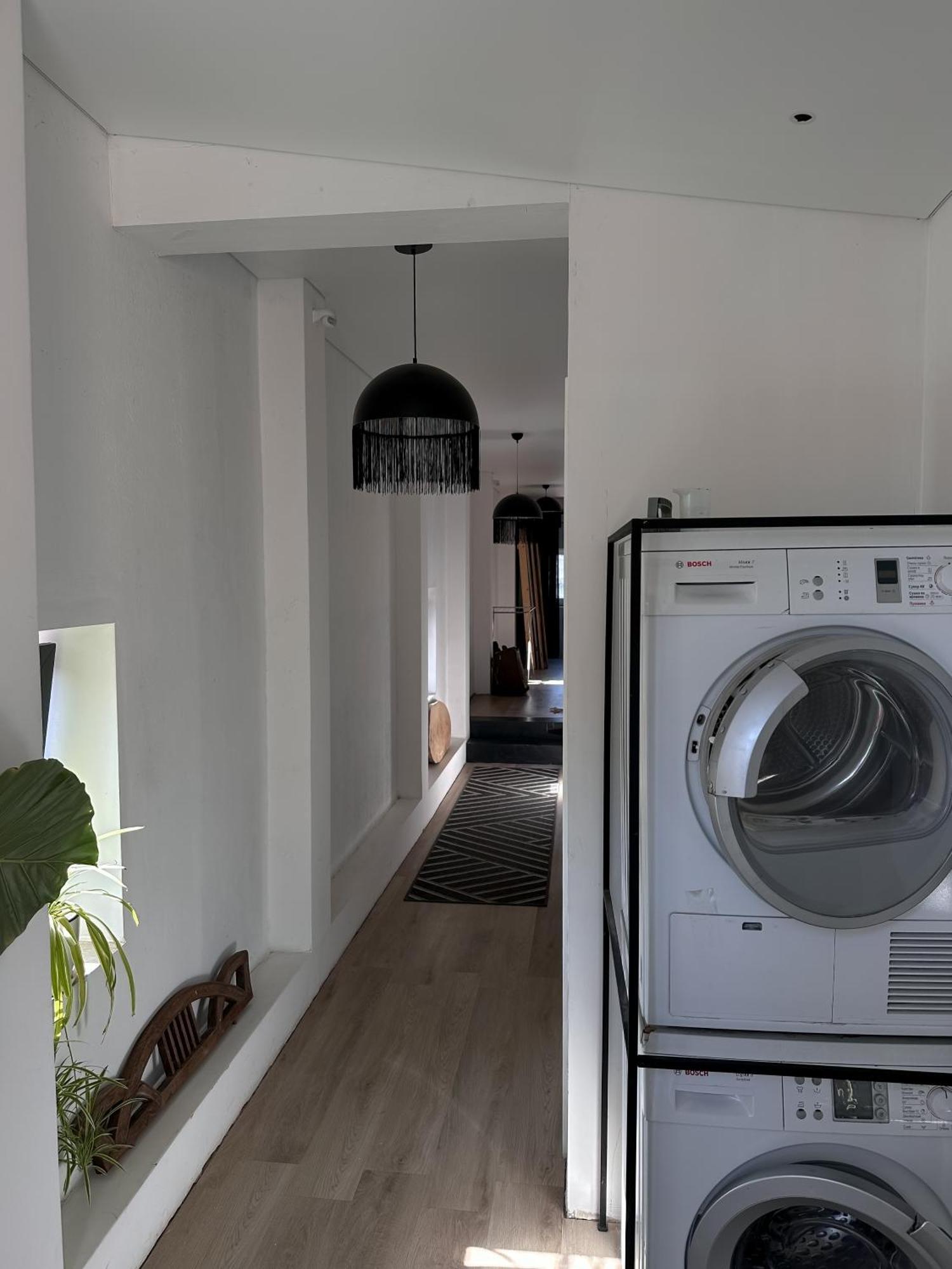 White Door Apartments Heart Of Odessa 1 Ngoại thất bức ảnh